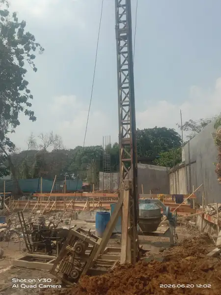 Proyek bore pile mini crane untuk rumah di Pantai Indah Kapuk, Jakarta Utara