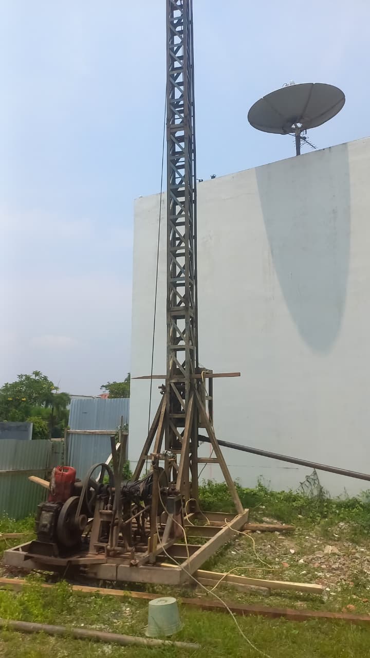 Pantai Mutiara - Bore pile mini crane Ø30cm di Pantai Mutiara, Jakarta Utara